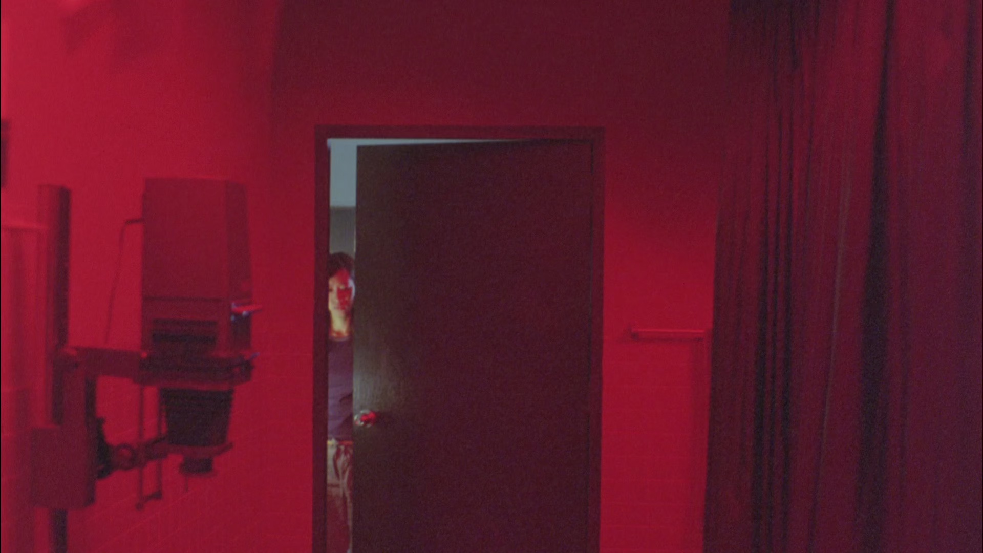 鬼影[中英字幕].Shutter.2004.BluRay.1080p.x265.10bit-MiniHD 6.06GB-2.jpeg