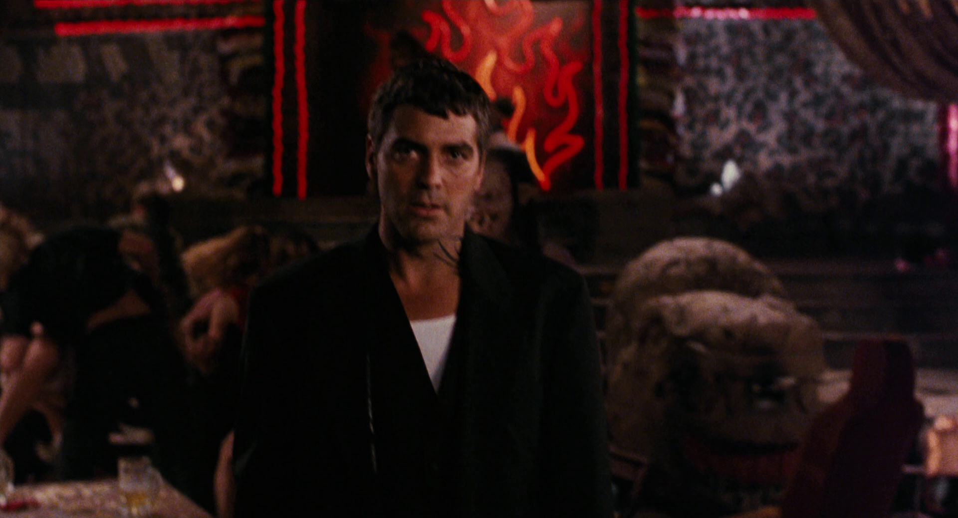 杀出个拂晓[中笔墨幕].From.Dusk.Till.Dawn.1996.BluRay.1080p.DTS-HD.MA.5.1.x264-CTRLHD 16.76GB-5.jpeg