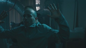 保镳 The.Bouncer.2018.LiMiTED.720p.BluRay.x264-CADAVER 3.28GB-7.jpg