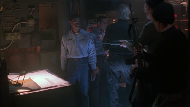 深海蹀血/第一方针/惊爆红色十月 Crash.Dive.1997.1080p.BluRay.x264-iFPD 6.56GB-7.jpg 深海蹀血/第一方针/惊爆红色十月 Crash.Dive.1997.1080p.BluRay.x264-iFPD 6.56GB-7.jpg